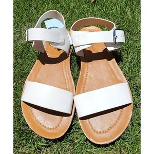 White Sandals, Size 4, Cat & Jack, Sandals, Kids Shoes, Kids Sandals, White